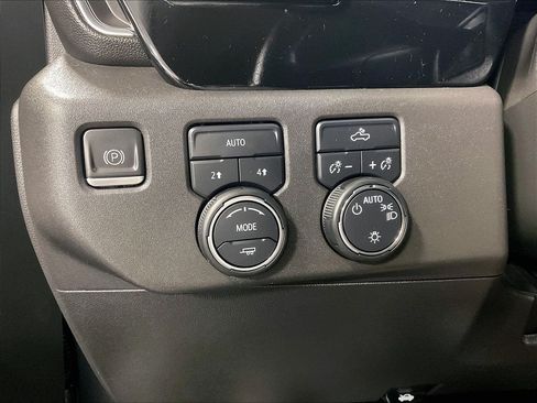Used 2023 Chevrolet Silverado 1500 LT AWD/4WD image 25