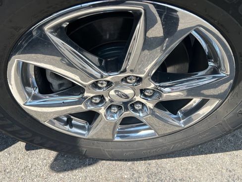 Used 2019 Ford F150 XLT w/ Equipment Group 302A Luxury AWD/4WD image 5