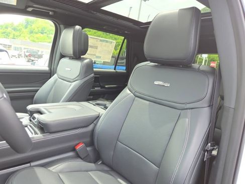 New 2026 Ford Expedition Platinum w/ Stealth Performance Package AWD/4WD image 31