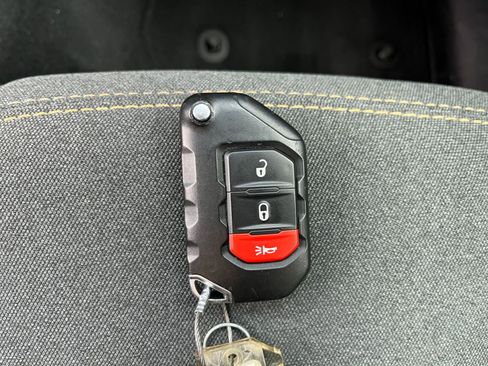 Used 2025 Jeep Wrangler Sport S image 21