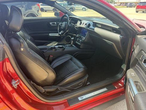 Used 2021 Ford Mustang GT Premium w/ GT Performance Package RWD image 9
