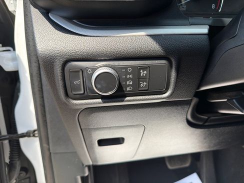 Used 2020 Ford Explorer XLT image 25