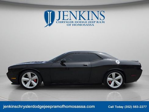 Used 2009 Dodge Challenger SRT8 w/ SRT Option Group II RWD image 9