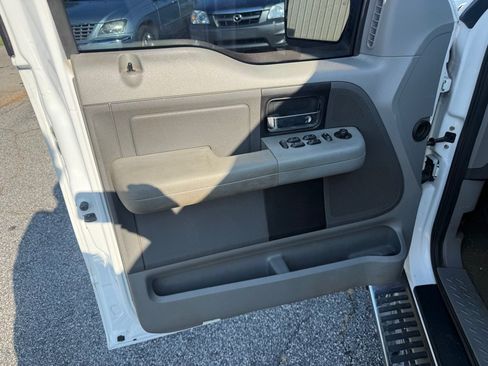 Used 2006 Ford F150 XLT AWD/4WD image 12