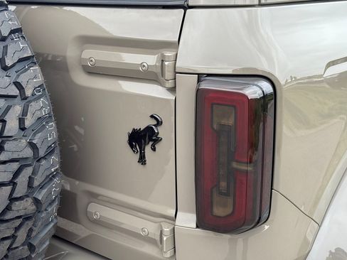 Used 2025 Ford Bronco Outer Banks AWD/4WD image 15