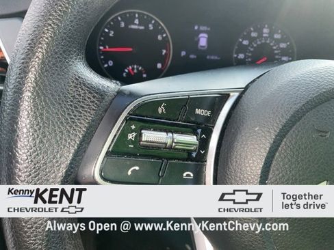 Used 2023 Kia Seltos LX image 16