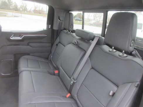 New 2026 GMC Sierra 1500 SLT w/ SLT Convenience Package image 14