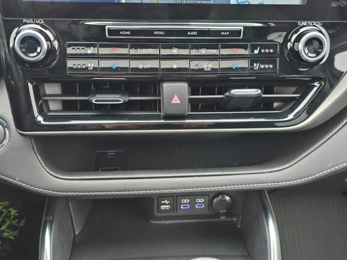 Used 2022 Toyota Highlander Limited image 34