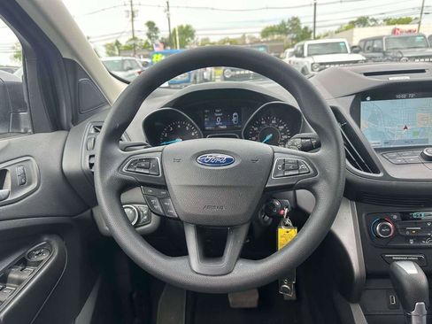 Used 2017 Ford Escape SE w/ Equipment Group 201A FWD image 13