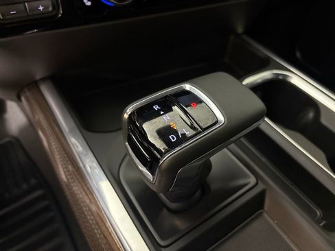 Used 2024 Chevrolet Silverado 1500 LT image 31