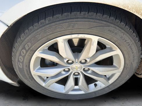 Used 2016 Chevrolet Impala LT FWD image 9