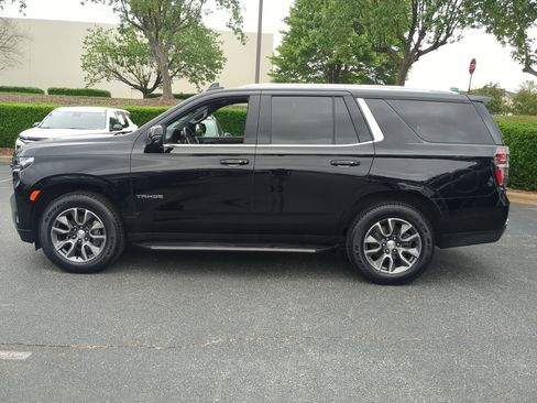 Used 2022 Chevrolet Tahoe LT w/ Luxury Package AWD/4WD image 7
