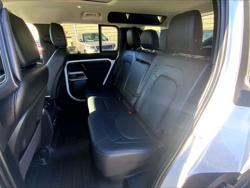 Used 2023 Land Rover Defender 110 S image 20
