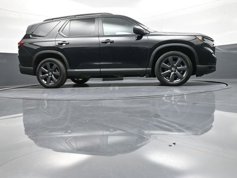 Used 2023 Honda Pilot Sport image 29