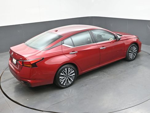 Used 2024 Nissan Altima 2.5 SV image 38