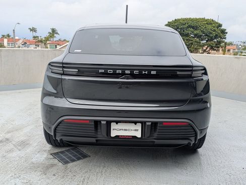 New 2025 Porsche Macan 4 Electric image 10