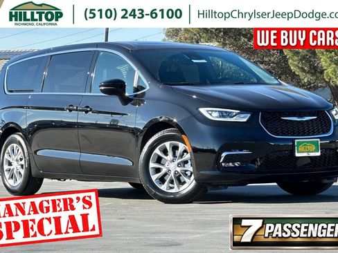 New 2026 Chrysler Pacifica Limited image 1