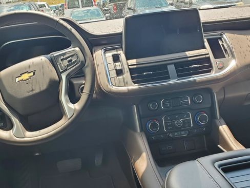 Used 2024 Chevrolet Tahoe LT w/ LT Signature Package AWD/4WD image 8