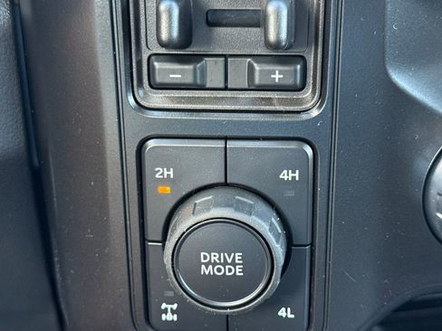 New 2026 Ford F250 Lariat w/ Black Appearance Package image 36