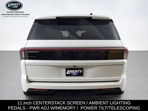 Used 2025 Lincoln Navigator Reserve AWD/4WD image 4