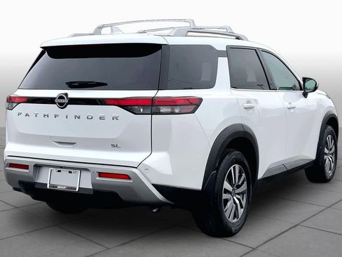 Used 2025 Nissan Pathfinder SL FWD image 13