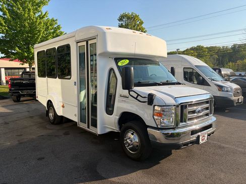 Used 2017 Ford E-350 and Econoline 350 Super Duty w/ Shuttle Bus Prep Package RWD image 4