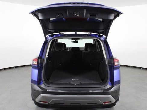 Certified 2021 Nissan Rogue SV w/ Premium Package FWD image 17