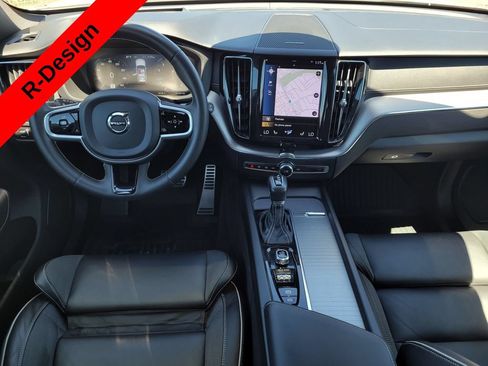 Used 2021 Volvo XC60 T5 R-Design w/ Protection Package Premier AWD/4WD image 15