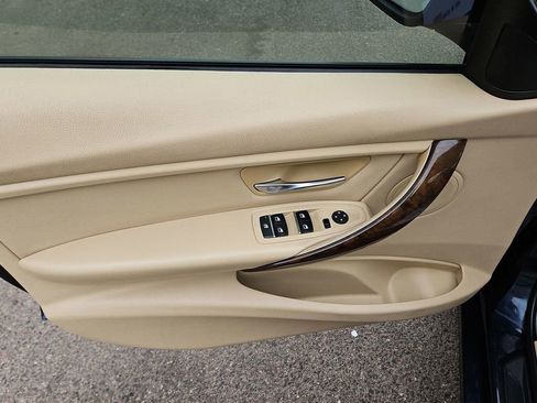 Used 2016 BMW 320i Sedan image 12