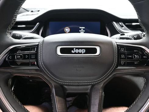 Used 2023 Jeep Grand Cherokee Overland w/ Luxury Tech Group IV AWD/4WD image 38
