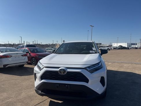 Used 2024 Toyota RAV4 LE image 5