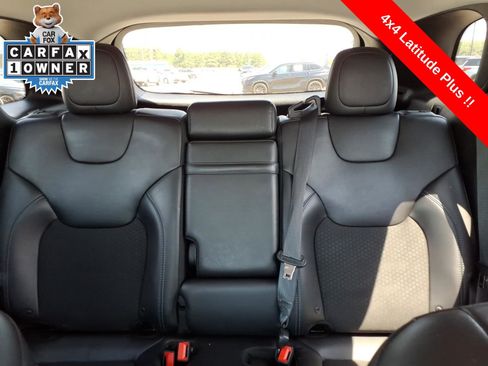 Used 2019 Jeep Cherokee Latitude Plus w/ Cold Weather Group AWD/4WD image 17