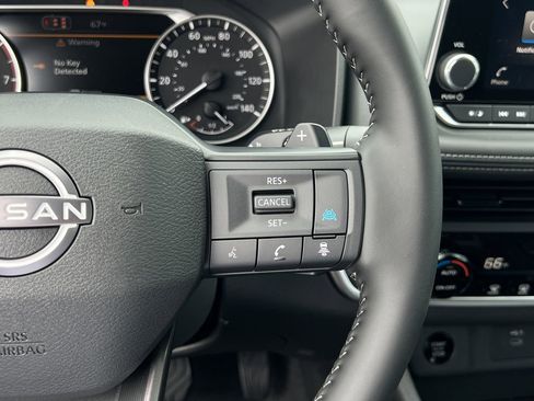 Used 2026 Nissan Rogue SV FWD image 10