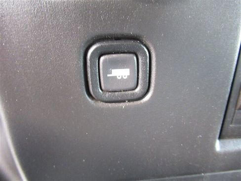 Used 2016 Chevrolet Express 3500 image 23