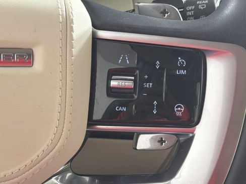 Used 2025 Land Rover Range Rover SE AWD/4WD image 28