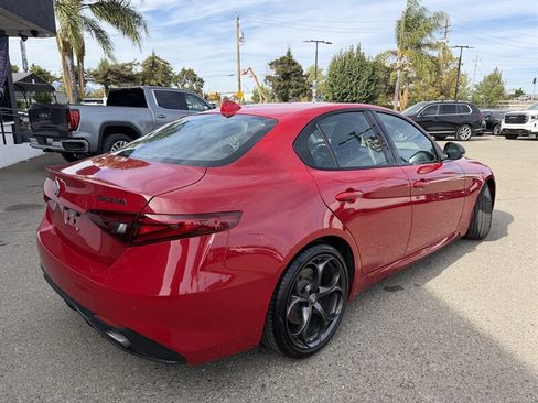 Used 2018 Alfa Romeo Giulia Ti Sport w/ Quick Order Package 22U Sport RWD image 7