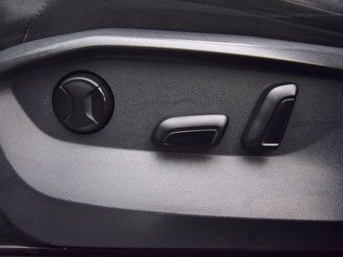 Used 2022 Volkswagen Tiguan SE R-Line FWD image 30