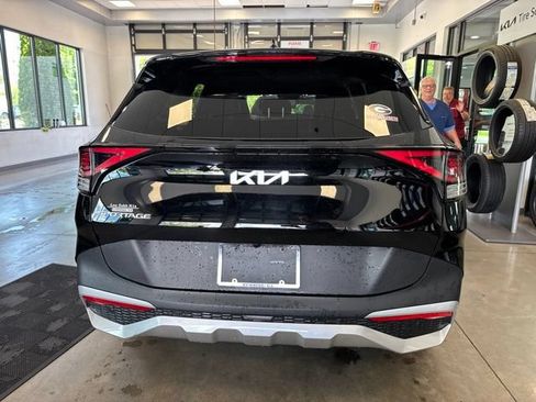 Used 2024 Kia Sportage EX FWD image 4