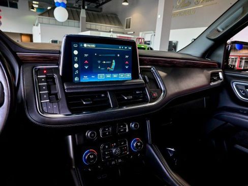 Used 2022 Chevrolet Suburban Z71 AWD/4WD image 35