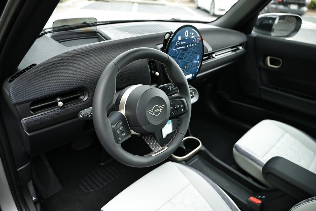 New 2026 MINI Cooper 4-Door Hardtop FWD image 18