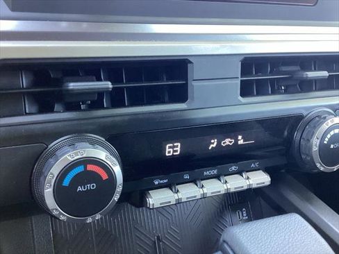Certified 2025 Toyota Tacoma SR5 AWD/4WD image 16