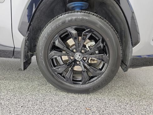 Used 2023 Toyota RAV4 XSE AWD/4WD image 8