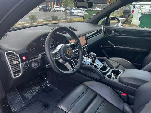 Used 2021 Porsche Cayenne AWD/4WD image 10