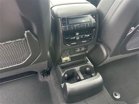 New 2025 Jeep Grand Cherokee L Altitude image 18