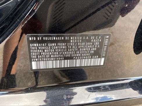 Used 2025 Volkswagen Jetta SE FWD image 33