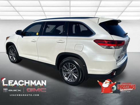 Used 2019 Toyota Highlander XLE image 7