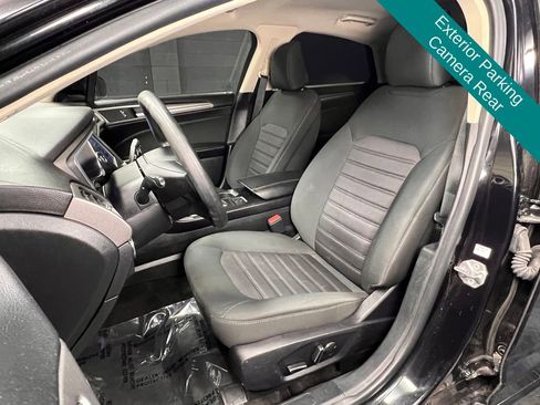 Used 2020 Ford Fusion SE FWD image 4