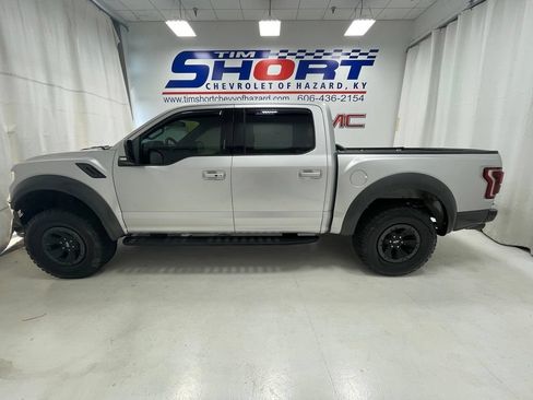 Used 2018 Ford F150 Raptor w/ Equipment Group 802A Luxury AWD/4WD image 7