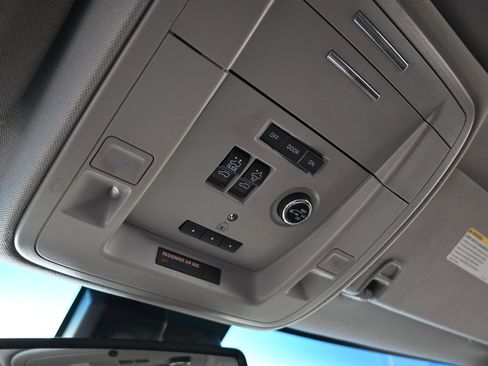 Used 2020 Chevrolet Suburban LT image 24