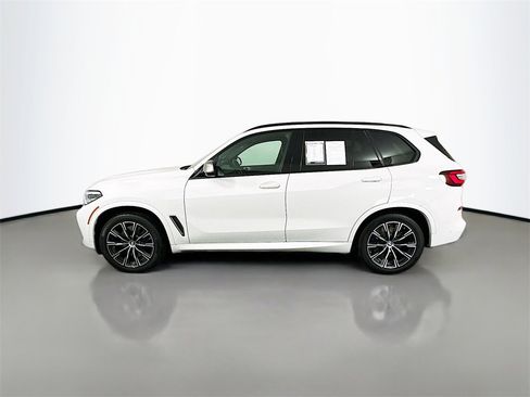 Used 2020 BMW X5 M50i image 4